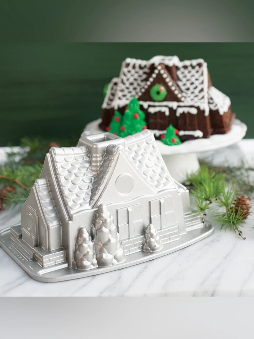 Nordic Ware NWT Gingerbread House Bundt Pan
